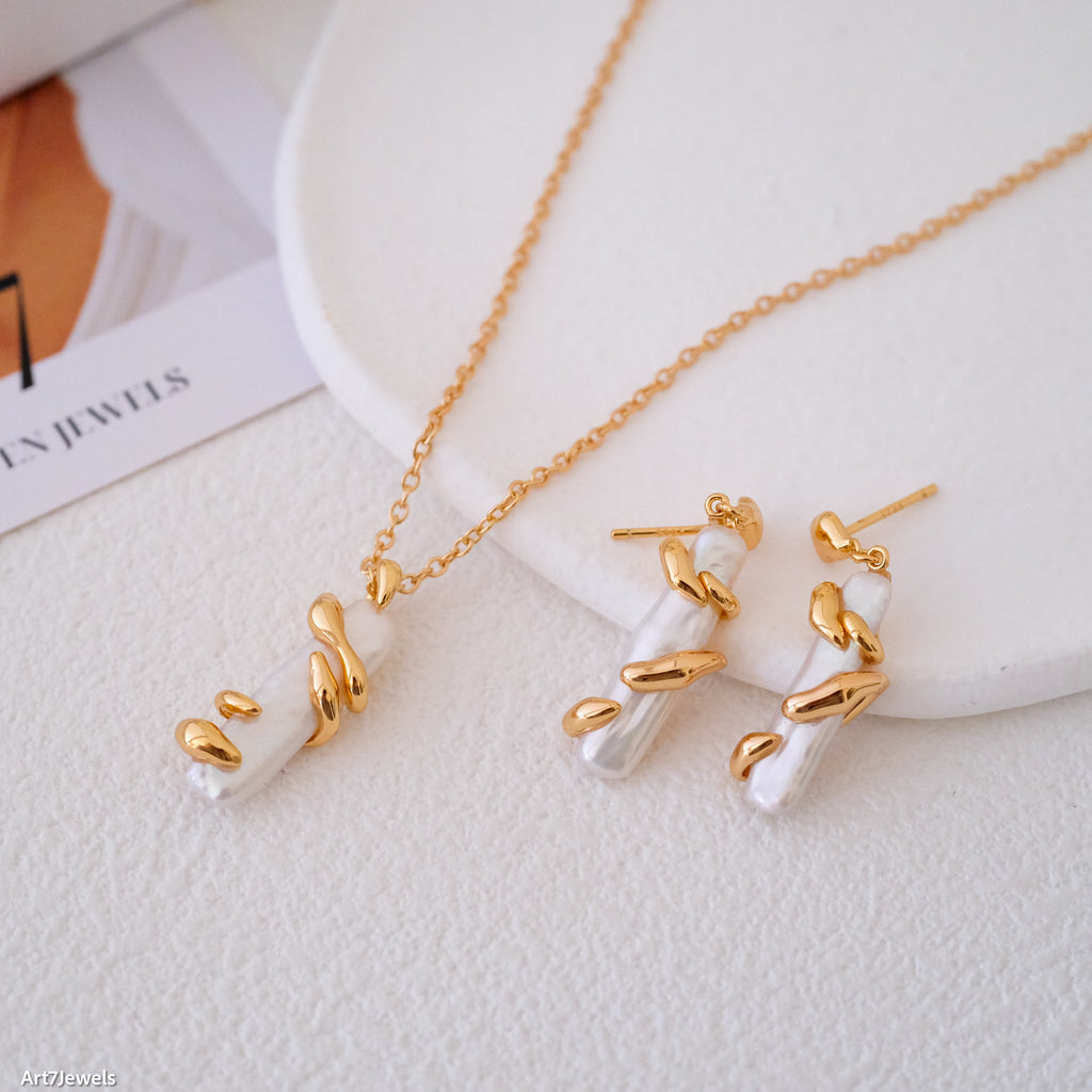 18k Gold baroque pearl necklace, Freshwater pearl necklace, Irregular pearl pendant, Flowing Silver Necklace, Gift for her