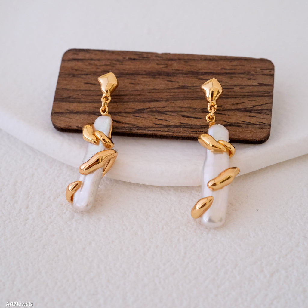 Dainty irregular baroque pearls earrings, Pearls Dangle Earrings, Bridesmaid gifts, Silver earrings, Gifts for mom