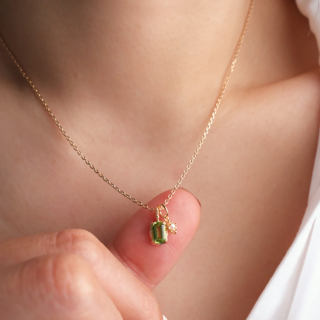 Dainty baguette peridot necklace