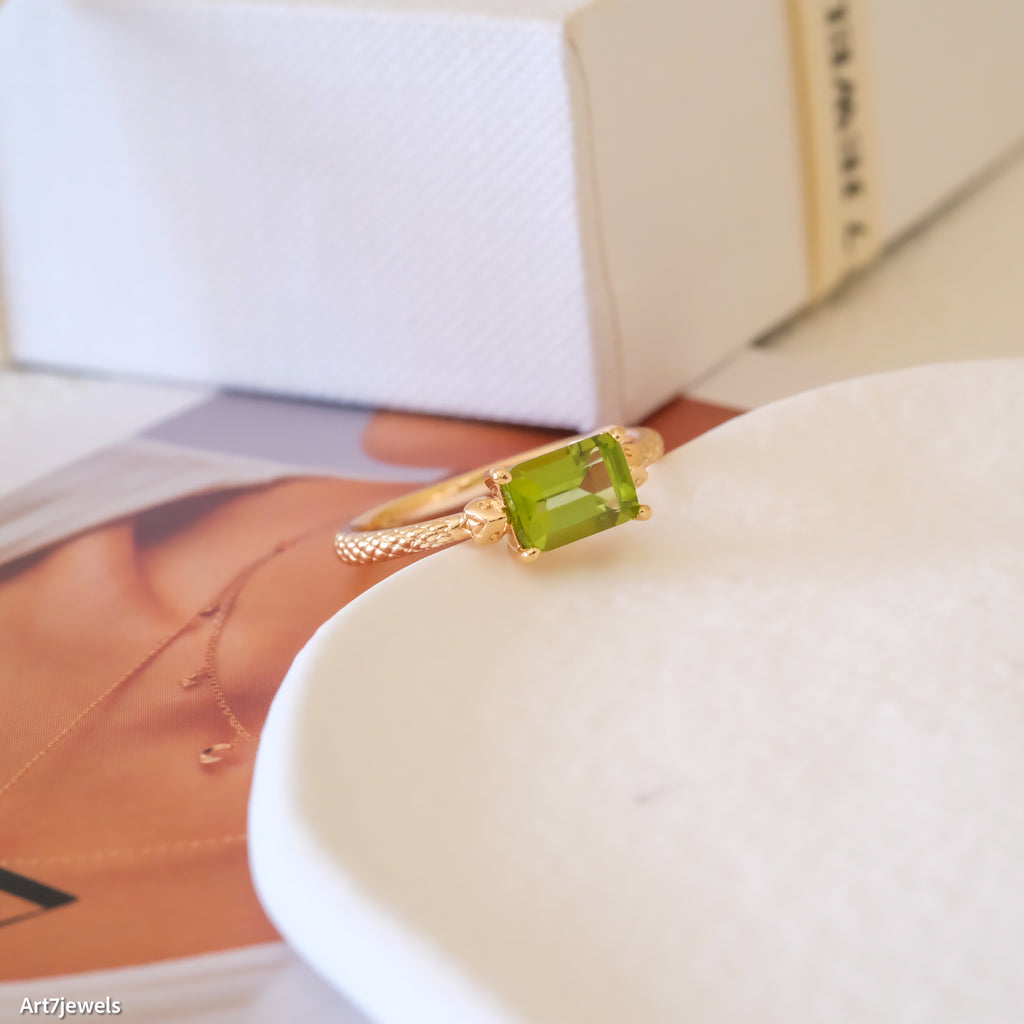 green peridot ring, Minimalist gold ring, August birthstone, Silver Ring, Gifts for her