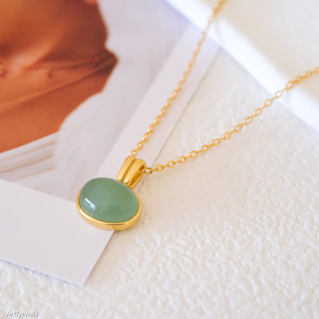 Green jade gemstone necklace
