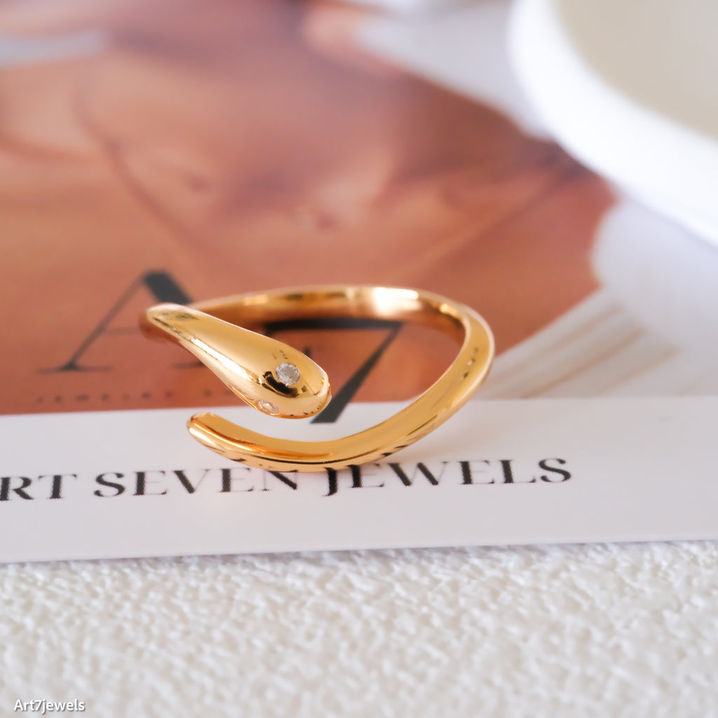 Dainty gold snake ring
