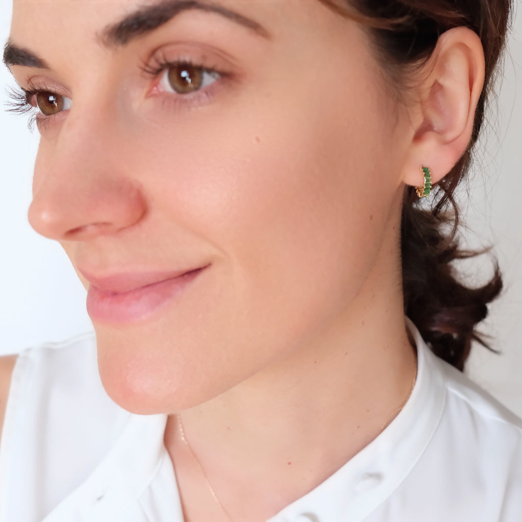 Baguette Emerald Hoop Earrings, Dainty emerald huggie earrings, Small hoop earrings, Elegant Birthstone Jewelry, Gifts for her