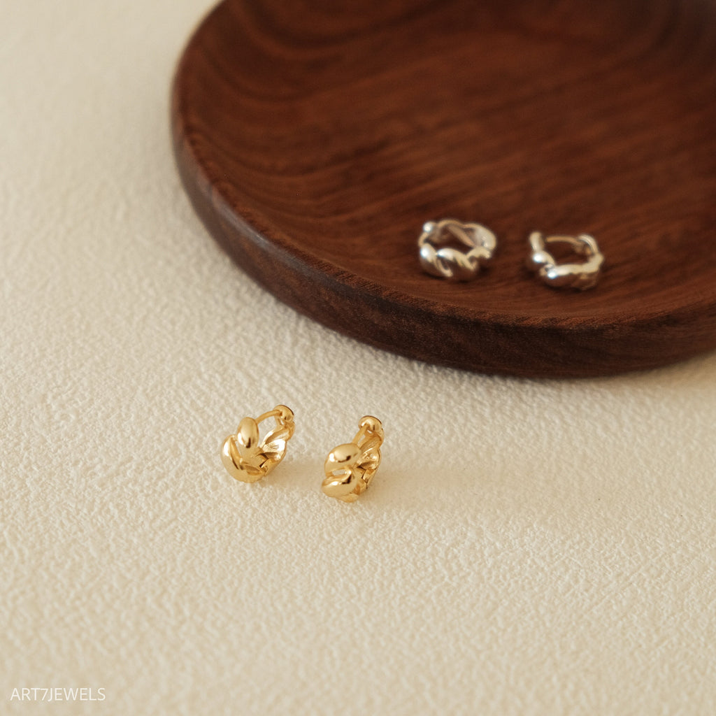 Croissant hoop earrings