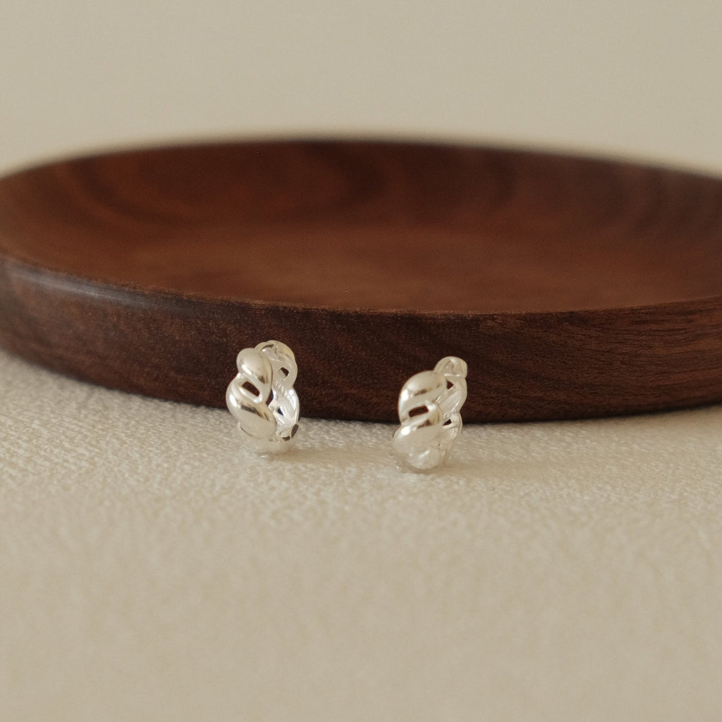 Croissant hoop earrings