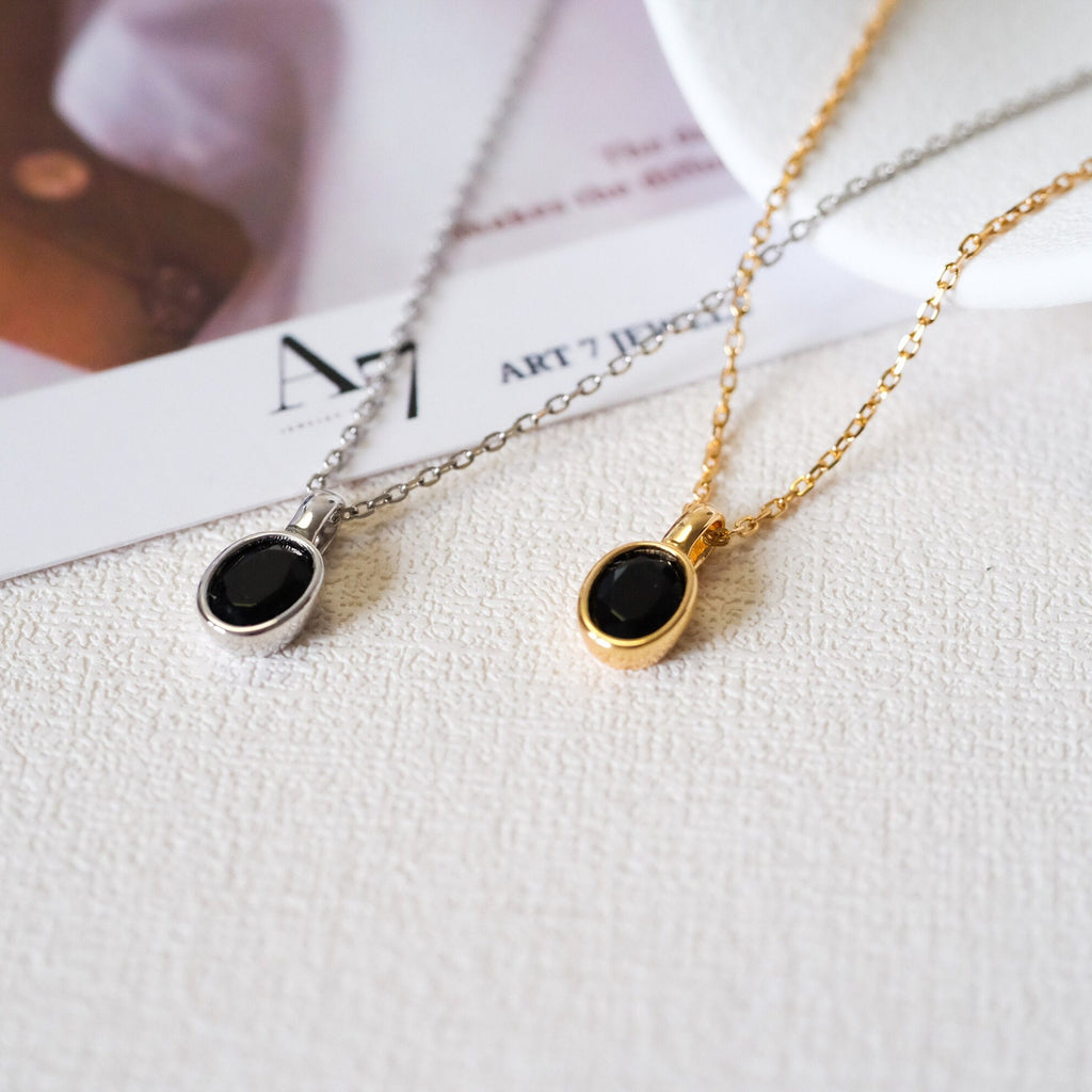 Mini black onyx necklace