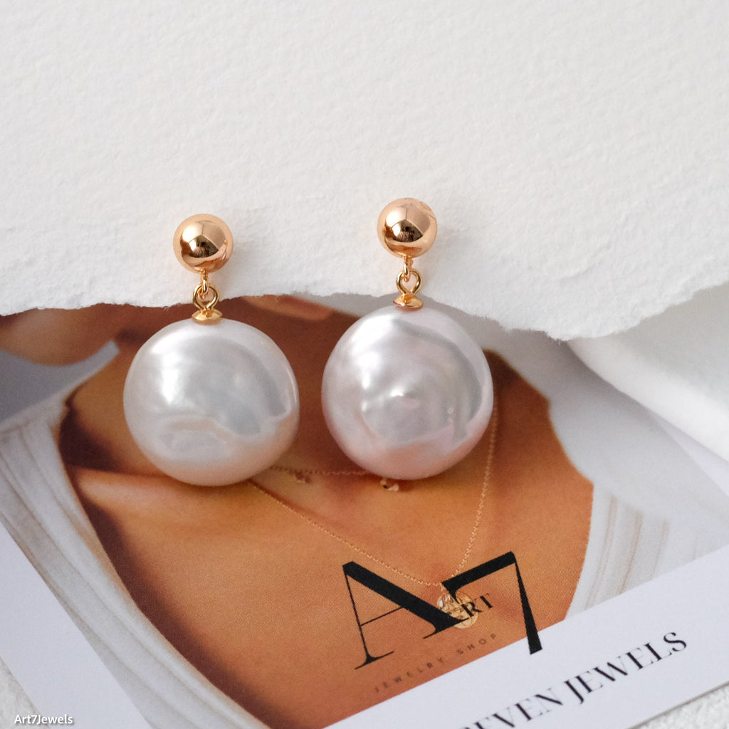 Baroque pearl earrings