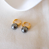 Pendientes de perlas grises