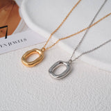 Collar ovalado