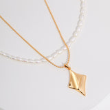 Pearls choker