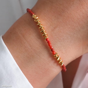 Carnelian and gold beads bracelet